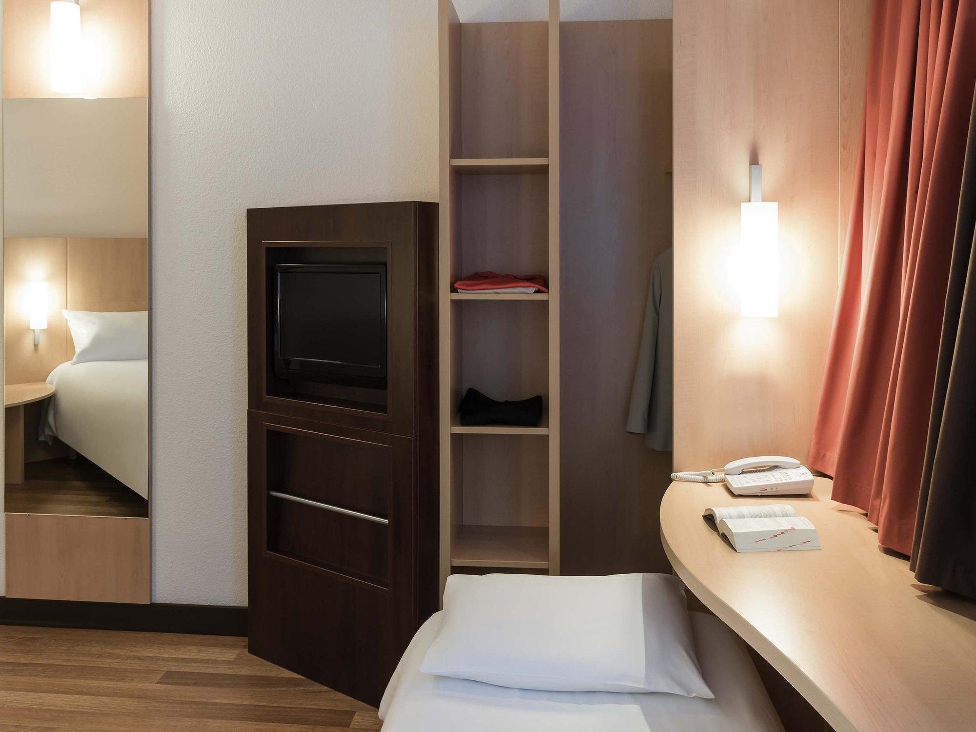Ibis Centre Chateau 3*